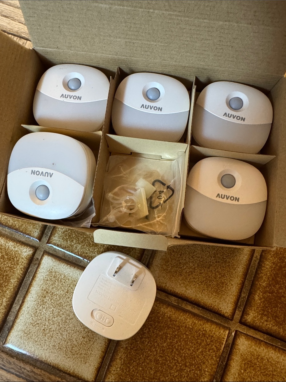 Plug In Night Light - 6 Pack